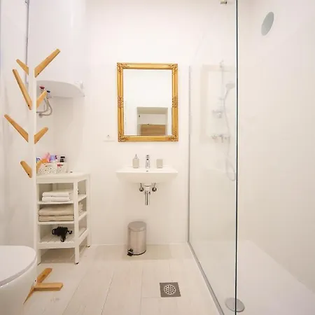 Unique Apartment *